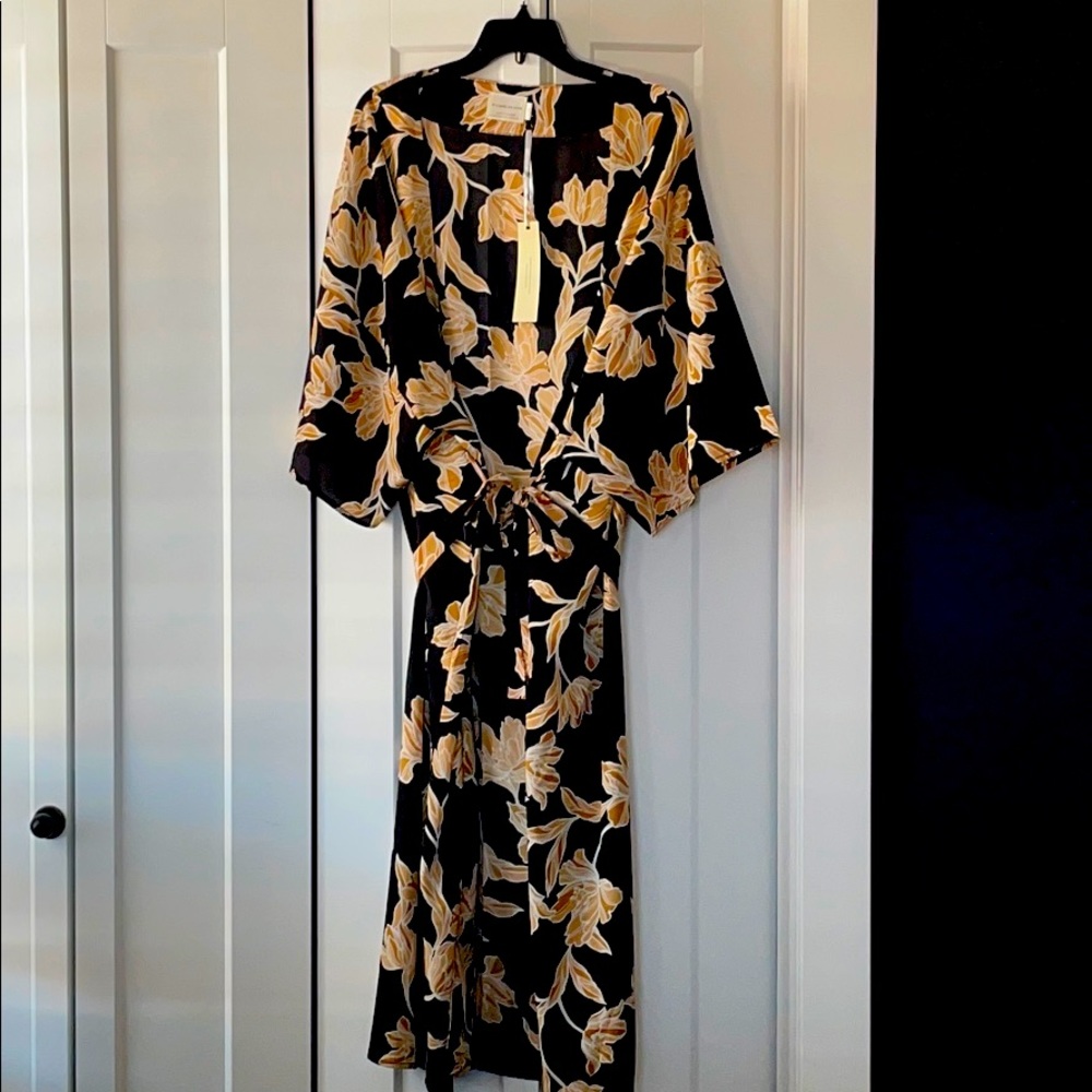 NWT Madison Du Soir Robe